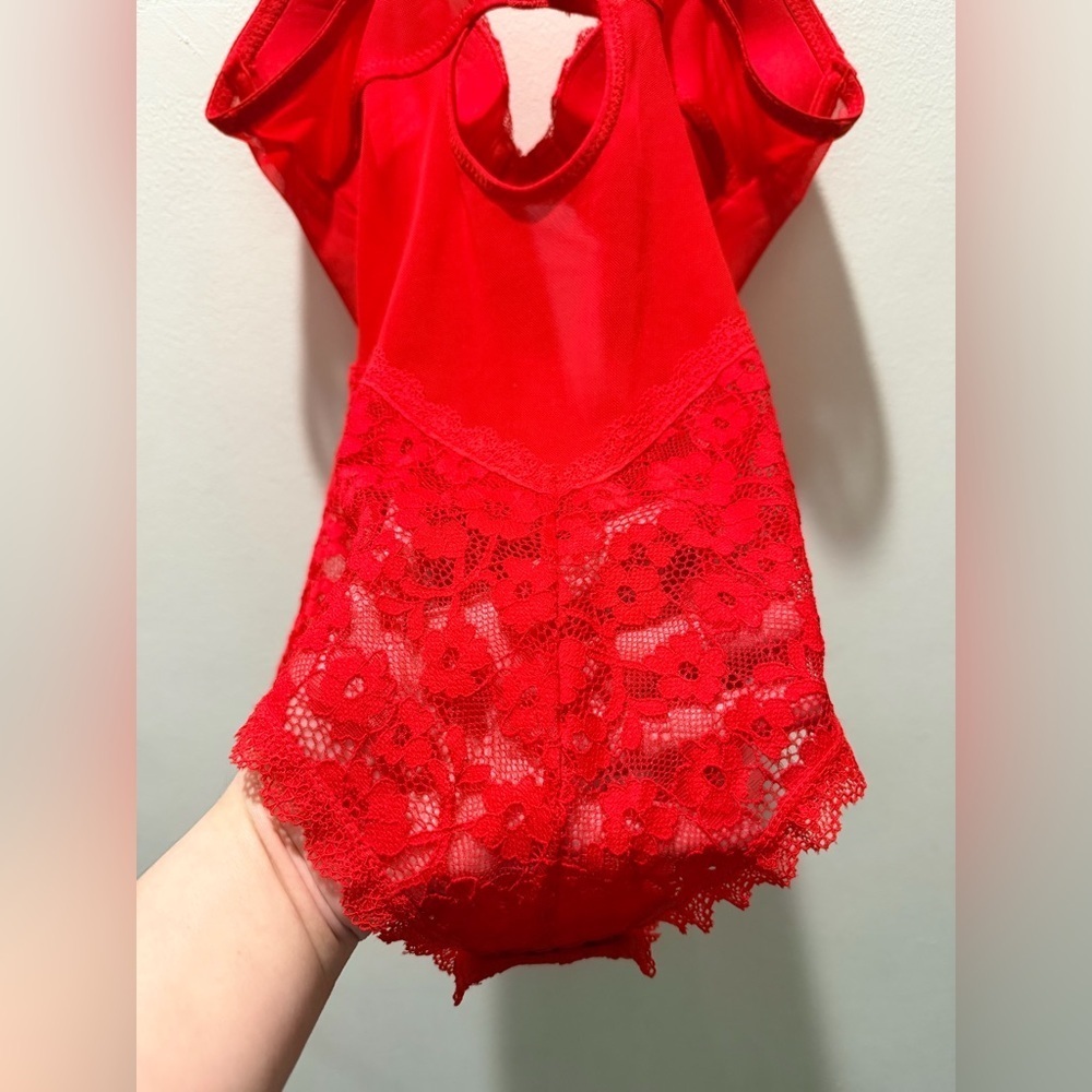 Vibrant Red Lace Chemise - Picture 4 of 6